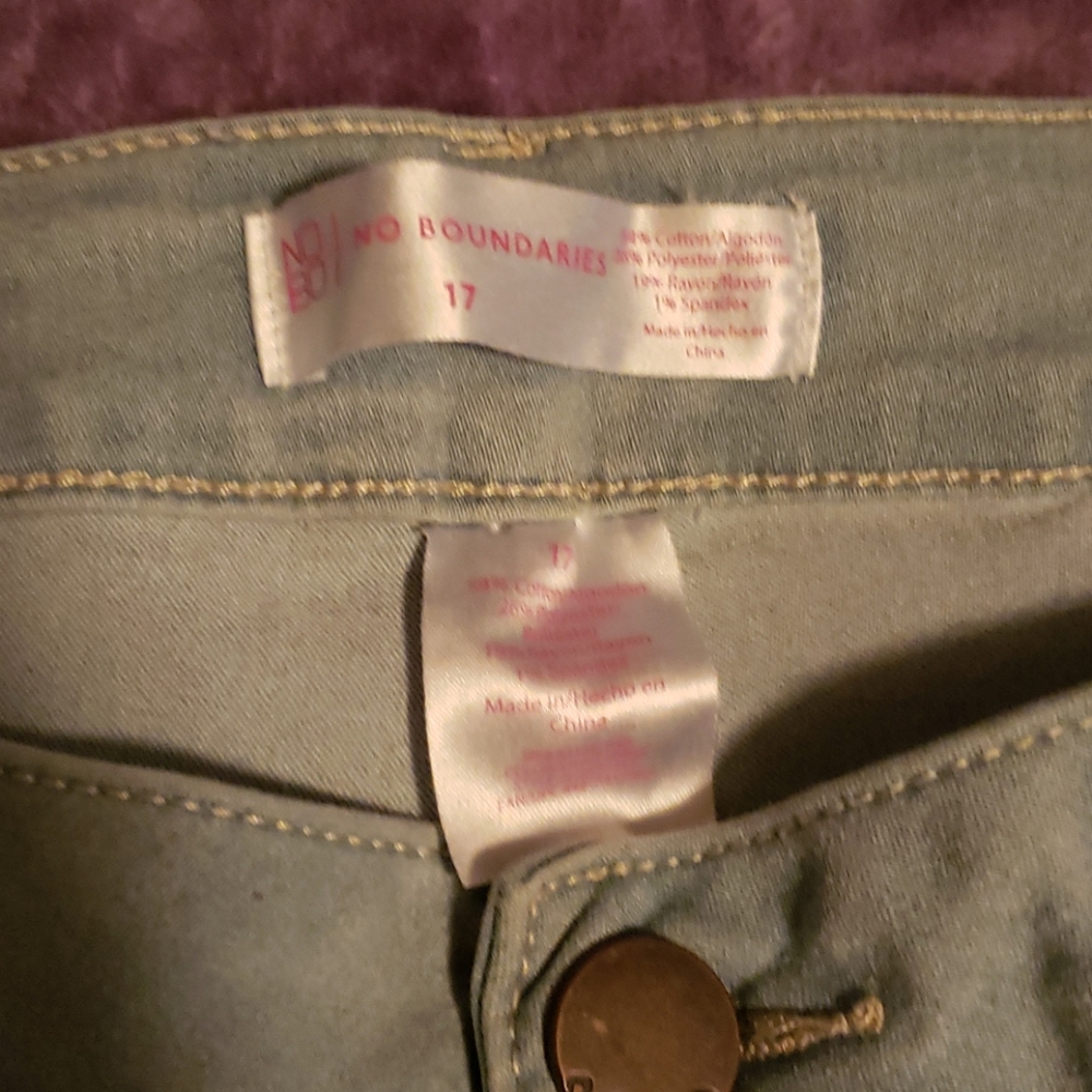 Shorts - Picture 3 of 3